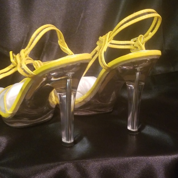 Heels - Picture 3 of 3